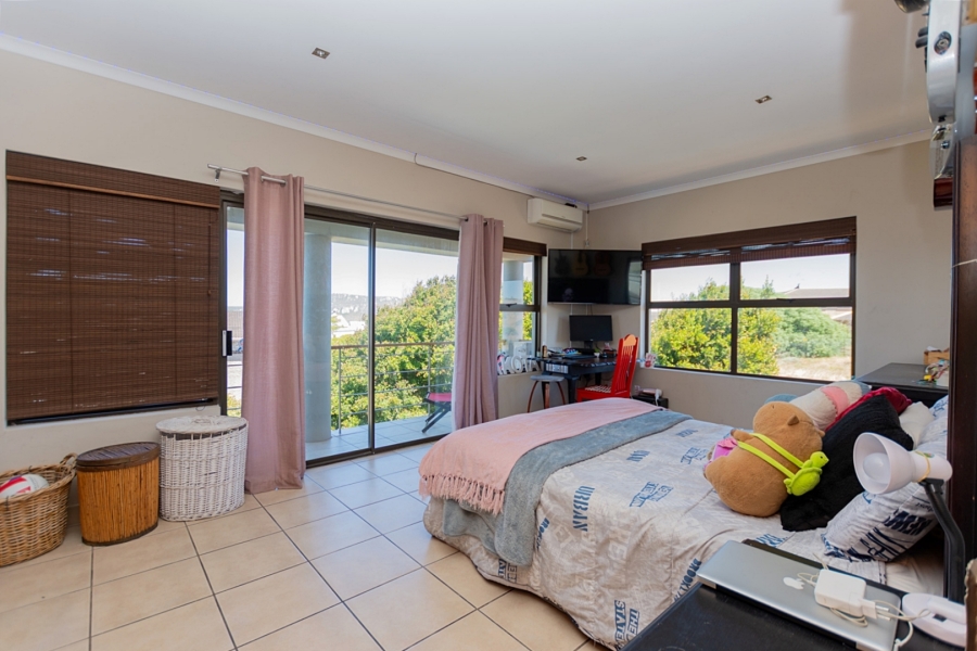 4 Bedroom Property for Sale in Myburgh Park Western Cape